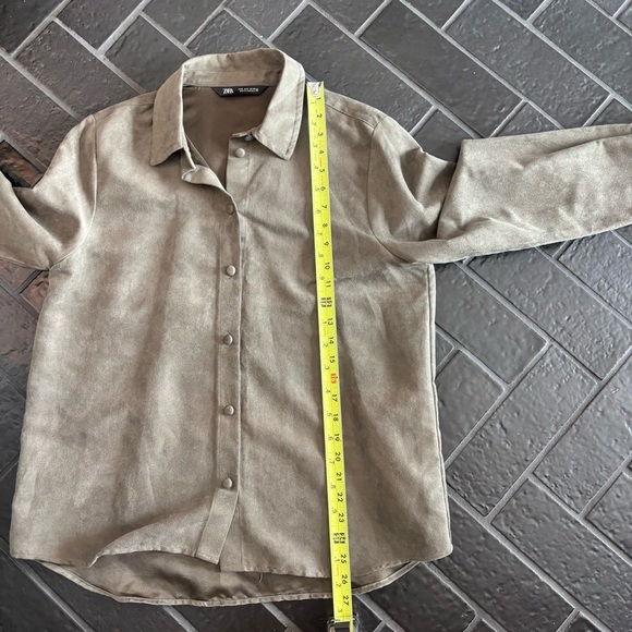 Zara faux suede Stylish Button-Up Shirt in Gray size medium - Picture 6 of 7